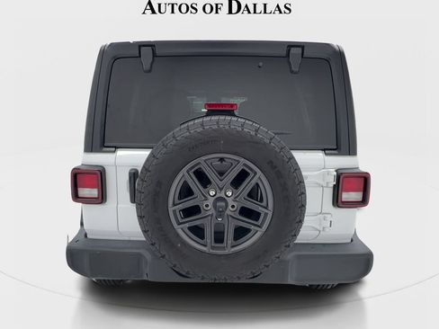 Used 2024 Jeep Wrangler Unlimited Sport AWD/4WD image 9