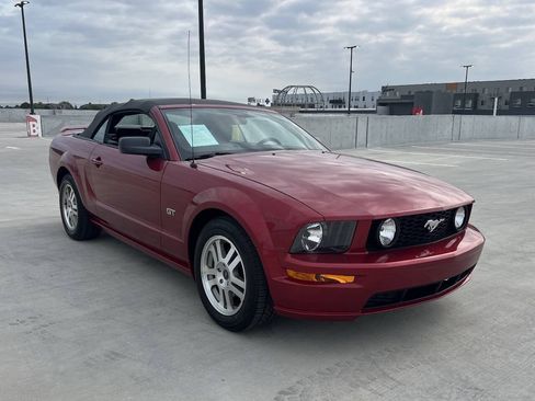 Used 2005 Ford Mustang GT RWD image 8
