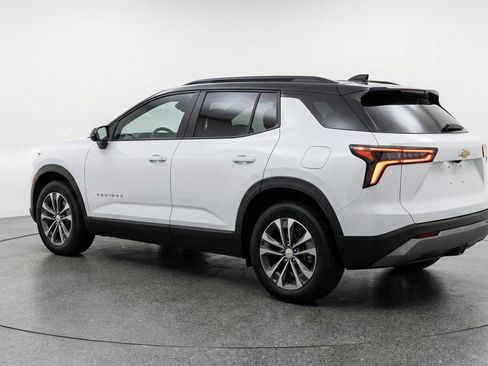 Used 2025 Chevrolet Equinox LT AWD/4WD image 6