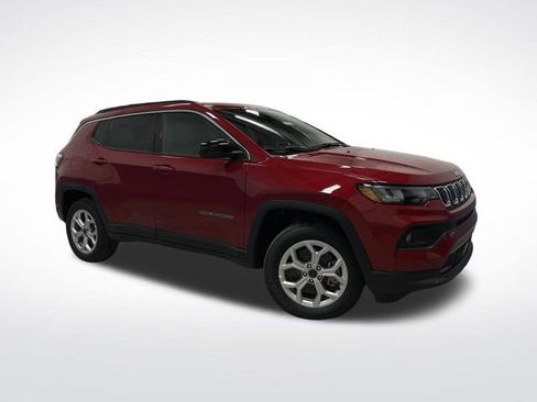 New 2025 Jeep Compass Latitude w/ Sun & Sound Group image 39