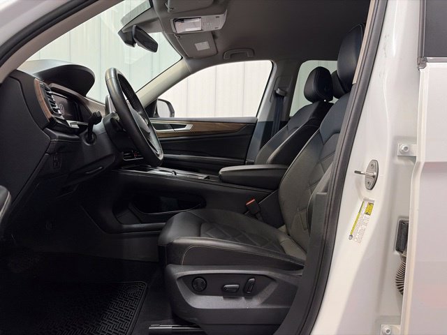 Used 2024 Volkswagen Atlas SE AWD/4WD image 10
