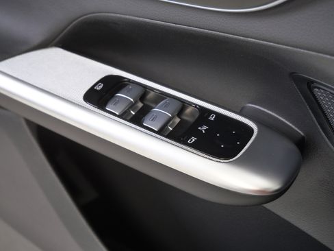 Certified 2026 Mercedes-Benz GLC 300 4MATIC image 33