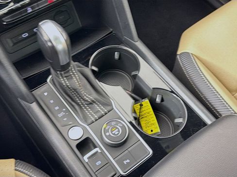 Used 2022 Volkswagen Atlas Cross Sport SE w/ Panoramic Sunroof Package image 16