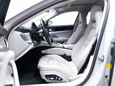 Used 2019 Porsche Panamera 4 AWD/4WD image 7