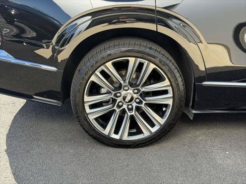 Used 2026 Cadillac Vistiq Platinum w/ LPO, Floor Liner Package AWD/4WD image 8