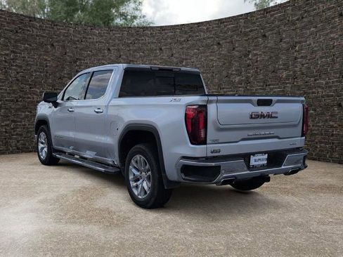 Used 2021 GMC Sierra 1500 SLT w/ SLT Premium Plus Package AWD/4WD image 5