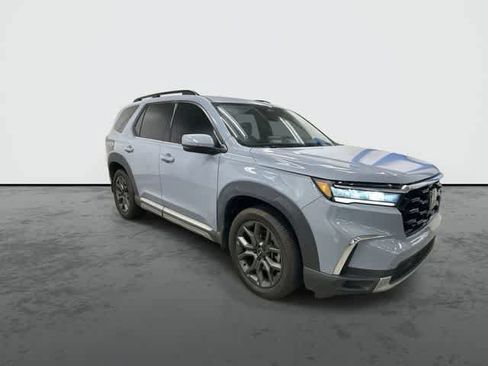 Certified 2023 Honda Pilot Touring image 5