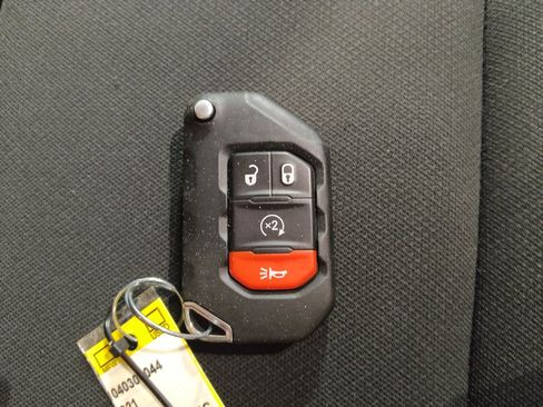 Used 2021 Jeep Wrangler Unlimited Sport AWD/4WD image 32