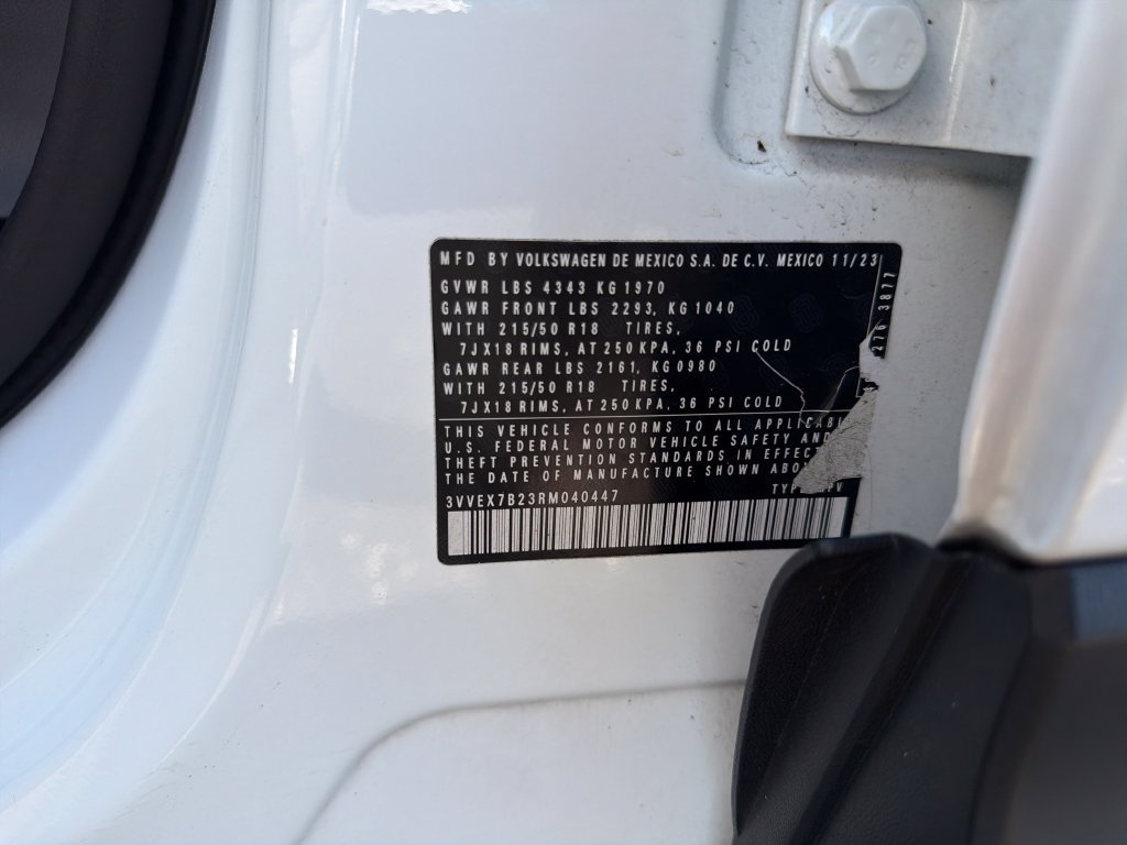 Used 2024 Volkswagen Taos SE w/ Panoramic Sunroof Package FWD image 37