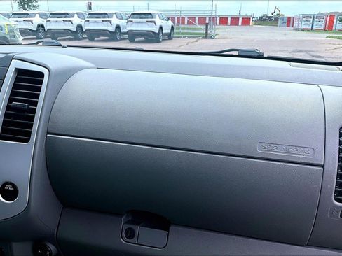 Used 2021 Nissan Frontier SV RWD image 17