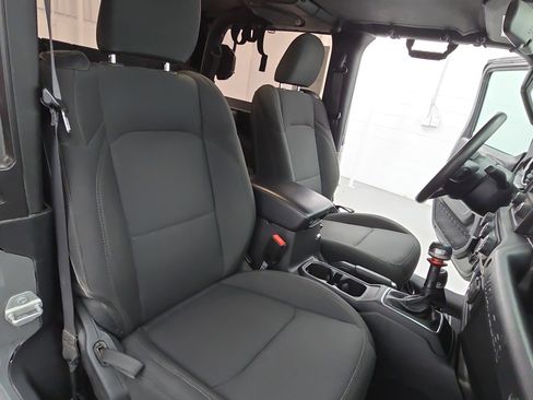 Used 2021 Jeep Wrangler Sport image 10