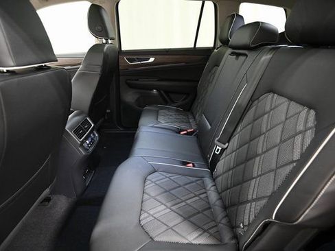 New 2026 Volkswagen Atlas SEL Premium R-Line AWD/4WD image 9