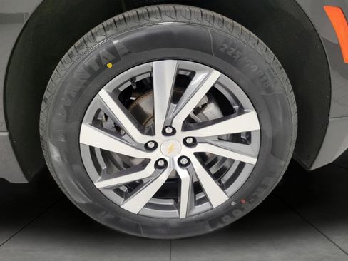 Used 2024 Chevrolet Equinox LT AWD/4WD image 3