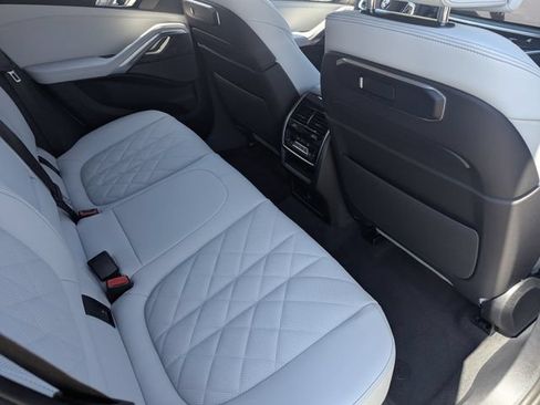 Used 2027 BMW X6 xDrive40i w/ Climate Comfort Package AWD/4WD image 14