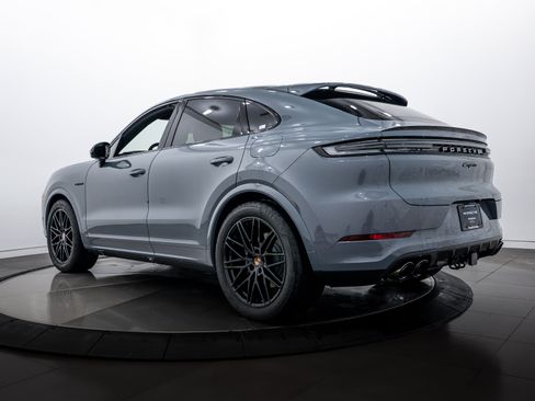 New 2026 Porsche Cayenne E-Hybrid Coupe image 3
