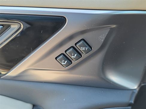 Certified 2025 Subaru Outback Limited image 19