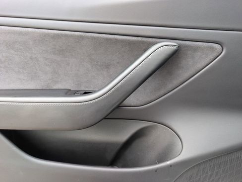 Used 2020 Tesla Model 3 Long Range image 17