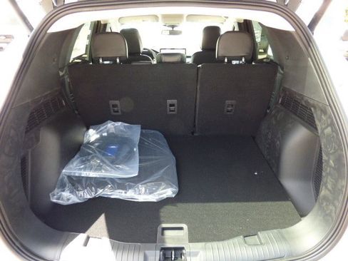 New 2025 Ford Escape SE image 17