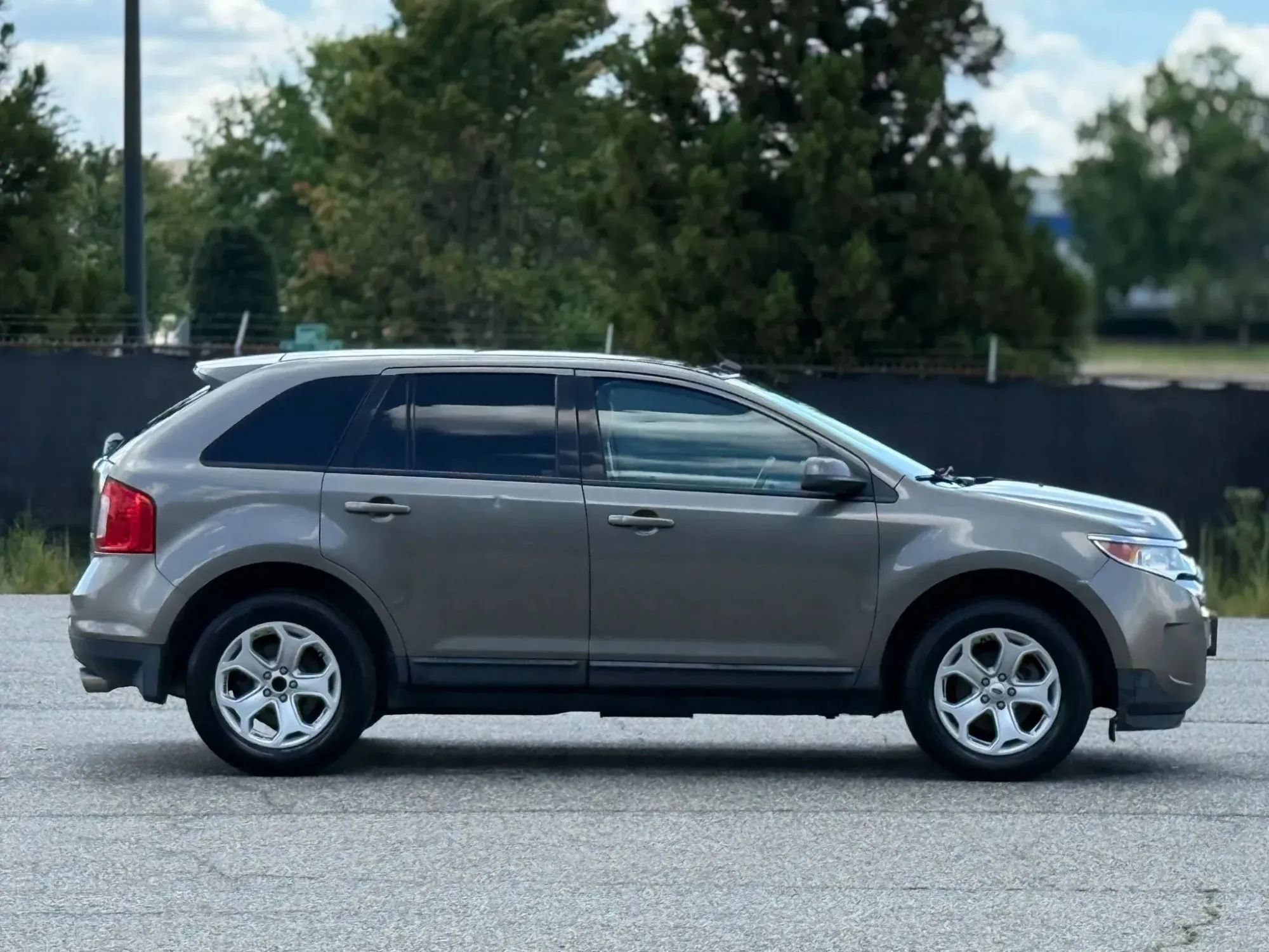 Used 2013 Ford Edge SEL FWD image 7