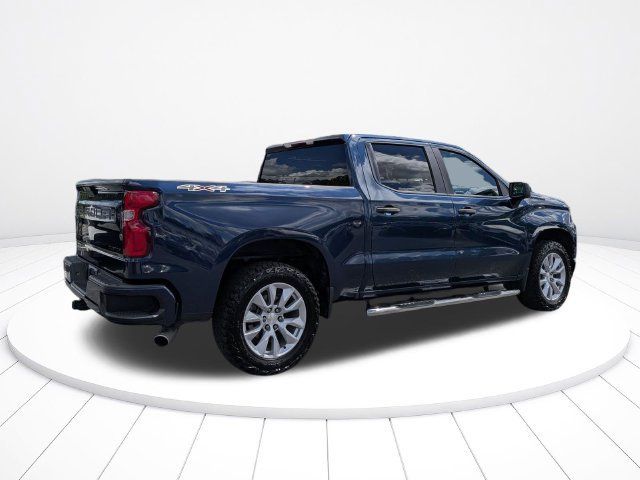 Used 2021 Chevrolet Silverado 1500 Custom w/ LPO, Dark Essentials Package AWD/4WD image 3