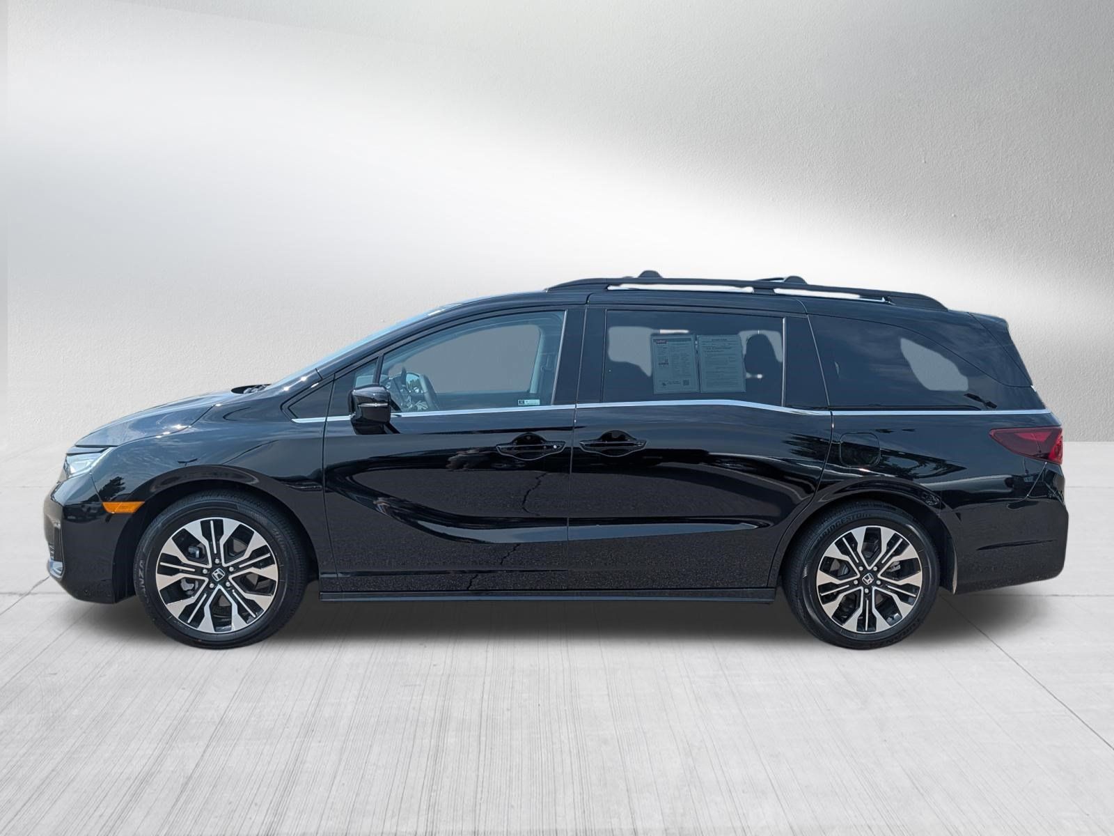 Used 2026 Honda Odyssey Elite image 4