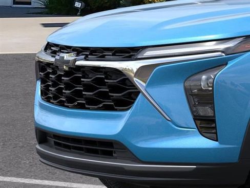 New 2025 Chevrolet Trax LT w/ Driver Confidence Package image 13