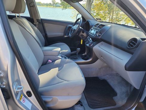 Used 2012 Toyota RAV4 Base I4 4WD w/ Upgrade Value Pkg image 13