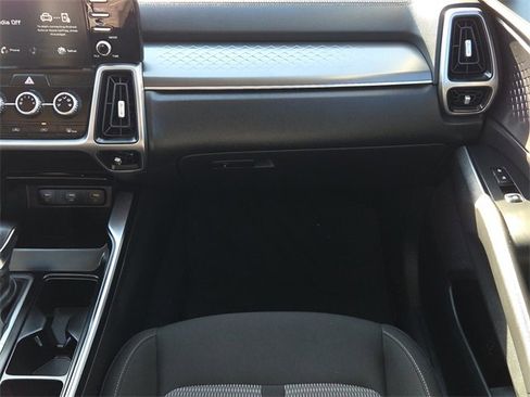 Used 2021 Kia Sorento LX image 14