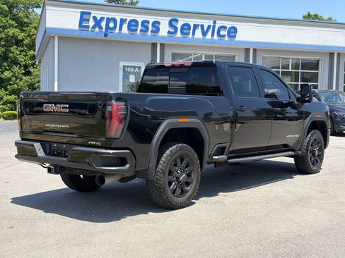 Used 2024 GMC Sierra 2500 AT4 w/ AT4 Premium Plus Package AWD/4WD image 12