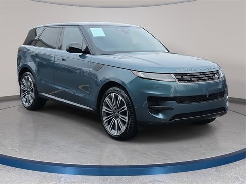 Used 2024 Land Rover Range Rover Sport SE image 3