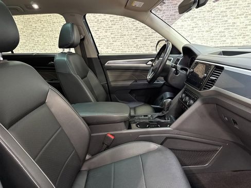 Used 2021 Volkswagen Atlas SEL R-Line image 17