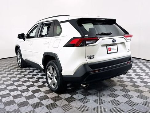 Used 2021 Toyota RAV4 XLE Premium image 21