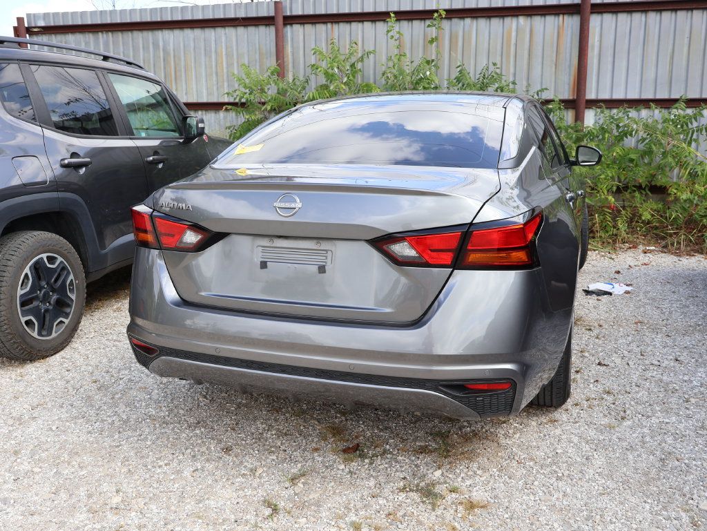 Used 2023 Nissan Altima 2.5 S FWD image 6