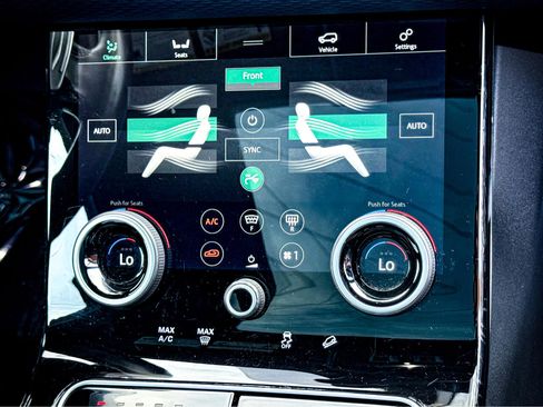 Used 2018 Land Rover Range Rover Velar R-Dynamic SE image 27