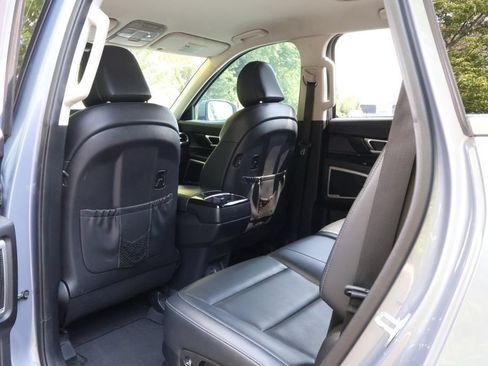 Used 2020 Kia Telluride LX AWD/4WD image 42