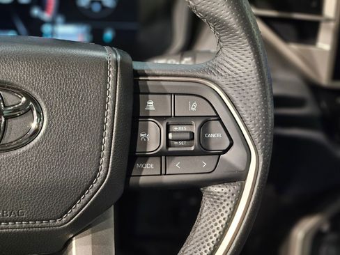 Used 2025 Toyota Tundra Limited image 29