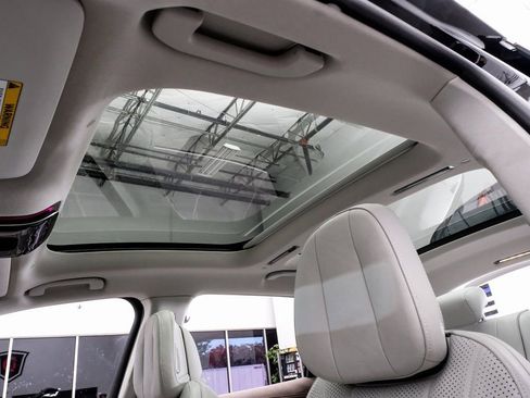 Used 2023 Mercedes-Benz EQS 580 4MATIC SUV image 5