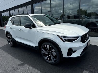 New 2025 Volvo XC40 B5 Plus w/ Protection Package Premier