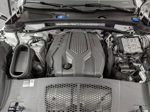 New 2025 Porsche Macan image 26