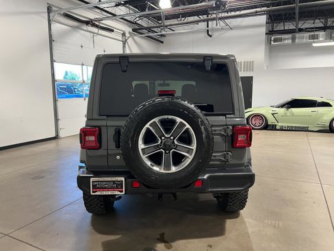 Used 2020 Jeep Wrangler Unlimited Sahara image 4