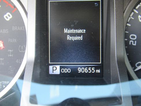 Used 2021 Toyota Tacoma SR5 AWD/4WD image 25
