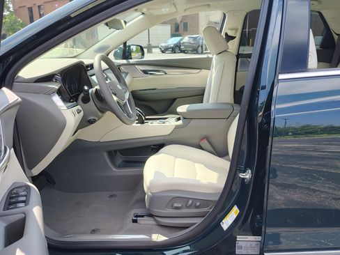 New 2025 Cadillac XT5 Premium Luxury w/ Technology Package image 9