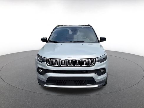 Used 2025 Jeep Compass Limited AWD/4WD image 4