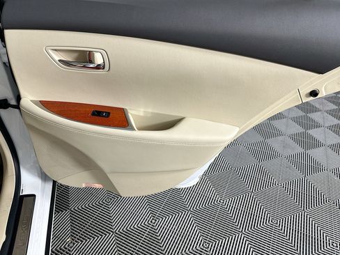 Used 2010 Lexus ES 350 image 30