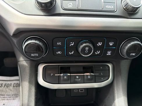 Used 2023 GMC Acadia SLE w/ Driver Convenience Package FWD image 13