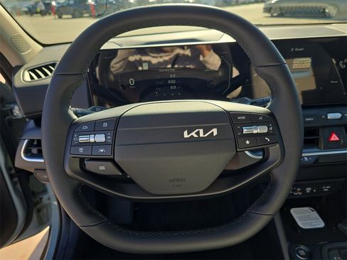 New 2025 Kia K4 EX image 31