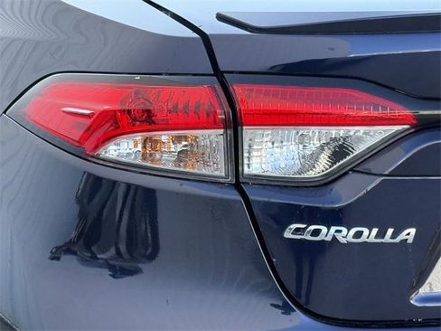 Used 2023 Toyota Corolla SE image 6
