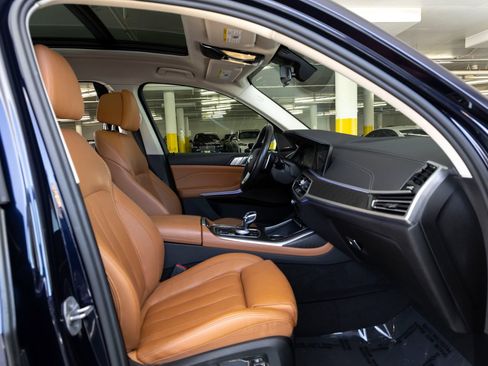 Used 2022 BMW X7 xDrive40i w/ Premium Package AWD/4WD image 30