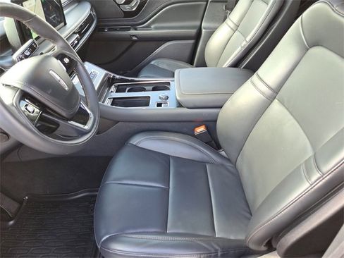 Used 2025 Lincoln Aviator AWD image 22