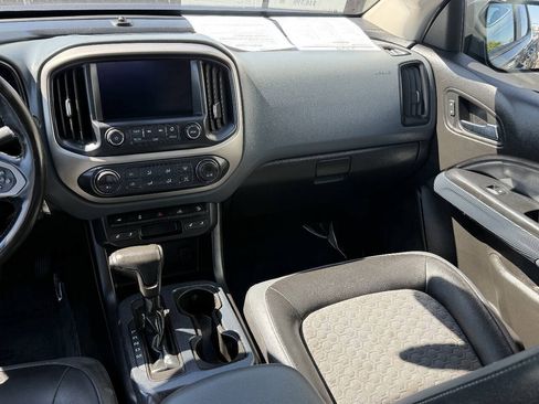 Used 2016 Chevrolet Colorado Z71 AWD/4WD image 7